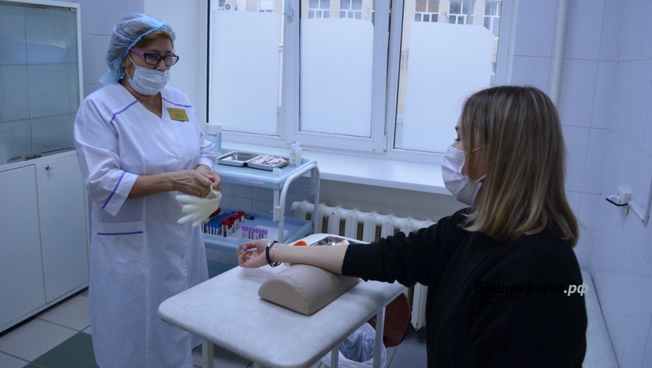 В Башкирии рост заболеваемости ОРВИ На третьей неделе в Башкирии заболеваемость ОРВИ выросла на 13 9 Среди заболевших 39 8 дети Преобладают вирусы гриппа в основном штамм А H3N2 Роспотребнадзор рекомендует мойте руки проветривайте помещения дезинфицируйте поверхности и гаджеты избегайте контактов с больными не занимайтесь самолечением При симптомах обратитесь к врачу Башинформ UFA RB Подписаться Прислать новость При отключении интернета доступен наш канал в Max