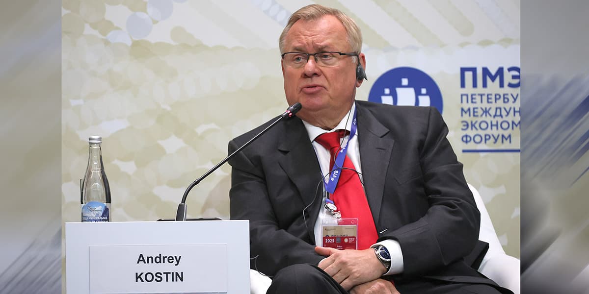 Участники сессии ВТБ на ПМЭФ-2025 обсудили новые точки роста для стран Глобального Юга. Среди предложенных решений — создание новых финансовых центров, развитие транспортных коридоров и депозитарных мостов, а также формирование благоприятных условий для работы инвесторов.