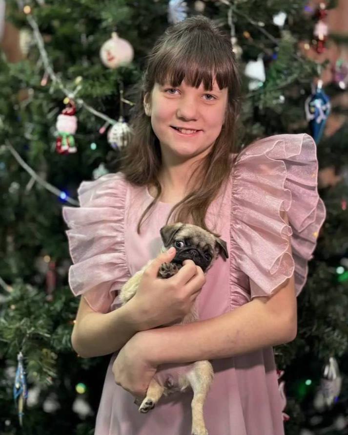 Девочка из Красноярского края получила в подарок от Путина маленького мопса Президент исполнил новогоднее желание 11 летней Маши Щенка назвали Голди