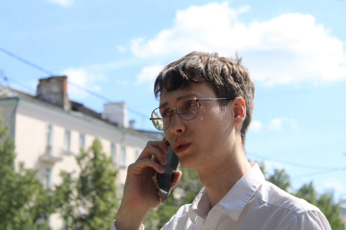 Мошенники придумали новый способ обмана ивановцев Мошенники придумали, как еще можно обмануть жителей Ивановской области. Злоумышленники используют хитроумный подход, заставляя жертв оставлять свои накопления в почтовых ящиках под предлогом «защиты сбережений». ↗ Прислать новость Подписаться