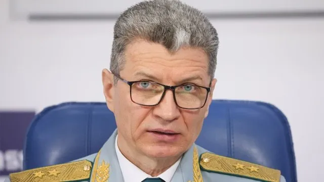 Ставропольскую сеть фитнес центров и другие активы на 0 5 млрд рублей изымают у бывшего главы Московской таможни Генпрокуратура РФ подала иск об обращении в доход государства имущества бывшего руководителя Московской областной таможни Вячеслава Романовского и связанных с ним лиц Как следует из материалов дела Романовский служил в таможенных органах с 1993 по 2025 годы занимая руководящие посты в нескольких региональных таможнях включая Ставропольскую Проверка показала что он не соблюдал установленные для госслужащих ограничения включая запрет на предпринимательскую деятельность Подробности читайте по ссылке Фото Александр Щербак ТАСС  Если у вас не грузятся фото видео читайте 1777 в MAX   max ru Stavropol1777