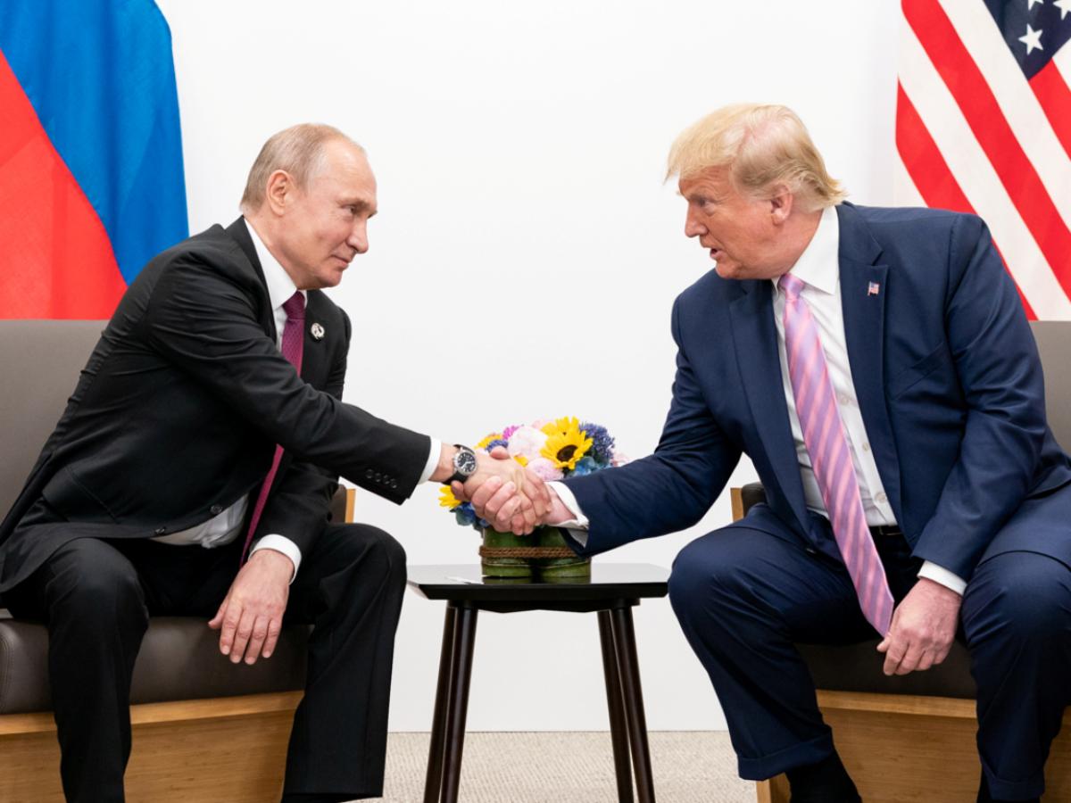 Москва предлагает США разделить арктические богатства Министр по развитию Дальнего Востока и Арктики Алексей Чекунков заявил в интервью РБК о потенциальном возобновлении сотрудничества между Россией и США в Арктике Продолжить чтение » Новости экономики и бизнеса. Подписка