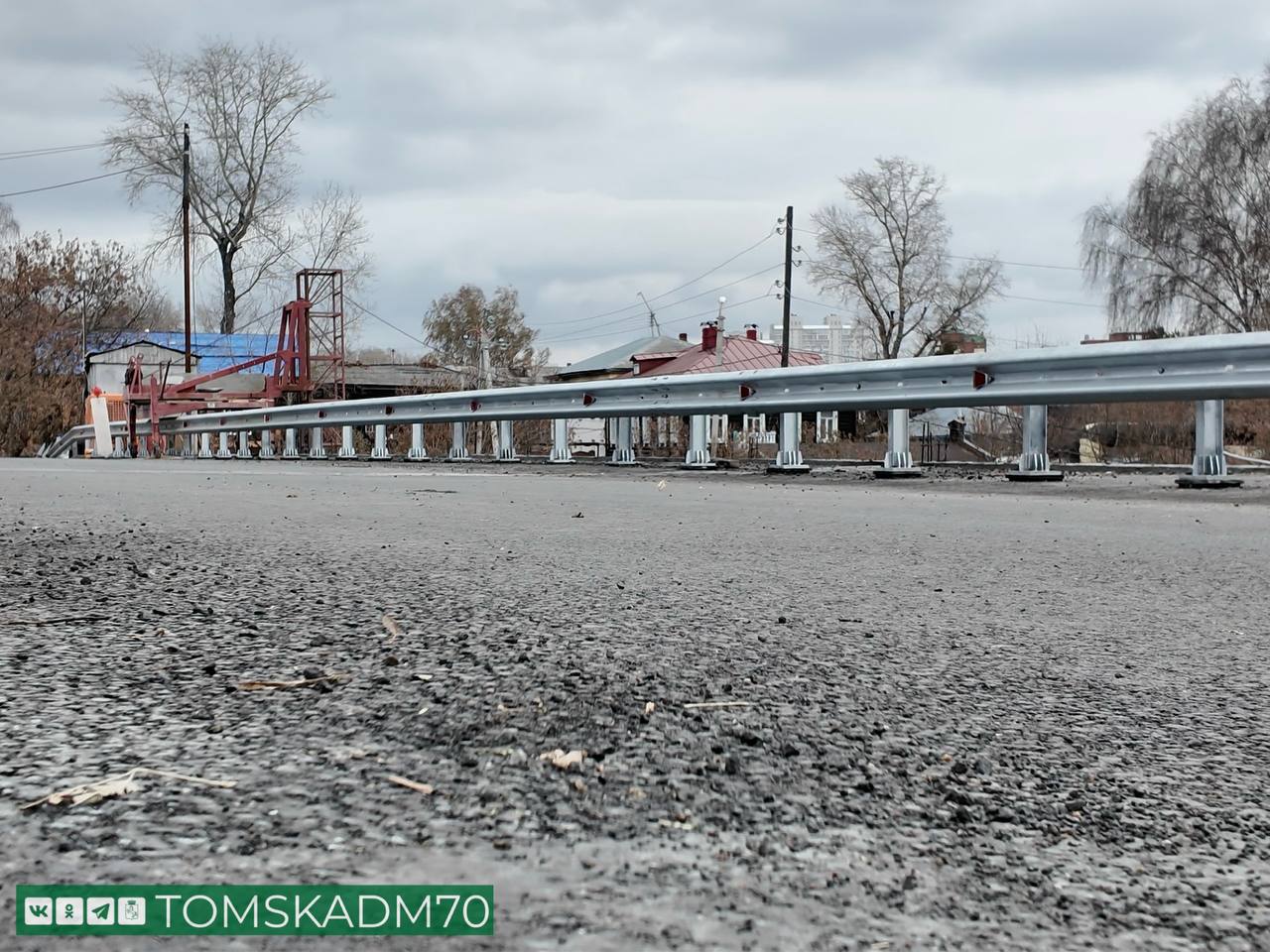На Аптекарском мосту возобновлено полноценное движение транспорта Накануне подрядчик завершил здесь ремонт пришовных зон деформационных швов что стало завершающим этапом ремонта дорожного полотна Ремонт Аптекарского моста выполняет компания из Новосибирской области Цена контракта порядка 33 млн рублей Подписаться на канал   Предложить свою новость