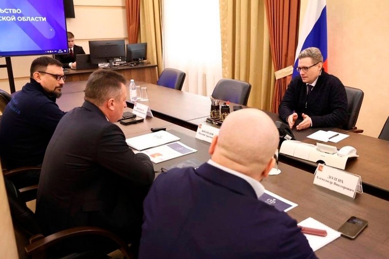 Георгий Филимонов поручил продвигать областные инициативы на федеральном уровне Губернатор встретился с сенатором от Вологодской области Евгением Богомазовым который представил доклад по итогам работы за 2025 год   cherinfo ru news 144343 georgij filimonov porucil prodvigat oblastnye iniciativy na federalnom urovne