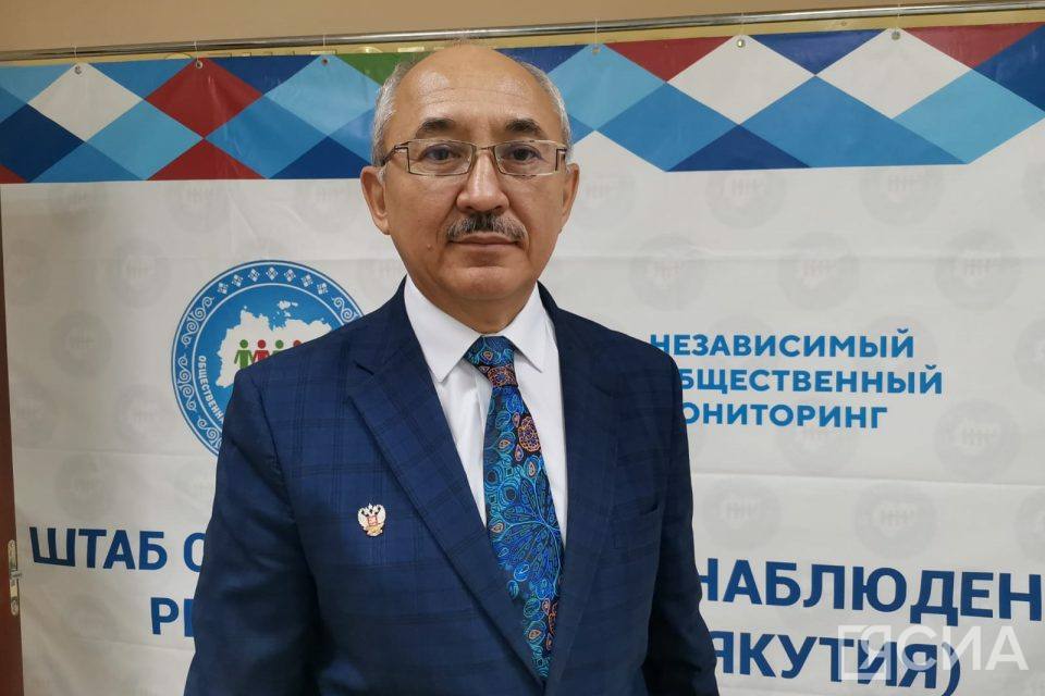 В Якутии открыты все направления, чтобы участники СВО могли включиться в активную жизнь Председатель Общественной палаты Якутии Станислав Иванов с оптимизмом смотрит на кадровую программу «Якутия – земля героев», являющейся региональным продолжением федерального проекта «Время героев», инициированного президентом России Владимиром Путиным. «Я думаю, что фактически все направления в республике открыты для того, чтобы участники СВО могли включиться в активную жизнь. Но единственное, конечно же, мы понимаем, что не всем, возможно, участникам хватает каких-то определенных базовых знаний, поэтому еще предстоит большая работа. Я с большим оптимизмом смотрю на эту программу», – говорит Станислав Иванов. Региональная программа «Якутия – земля героев», запущенная Айсеном Николаевым, направлена на поддержку участников специальной военной операции. Участникам СВО предоставляется возможность профессионального переобучения, трудоустройства, а также реализации их лидерских и профессиональных навыков на благо региона. Подробно о программе – на сайте. Все новости #Яестьновость Обсудить