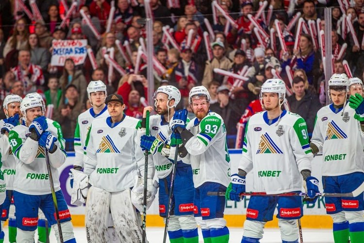 Хоккейный клуб Салават Юлаев полностью погасил задолженности перед бюджетом и по зарплате Долги клуба сократились на 280 млн рублей и к концу года планируется уменьшить их объем ещё на 200 млн Финансовую стабильность обеспечили меры по сокращению расходов и увеличению доходов при поддержке республики Спутник FM Уфимская Волна