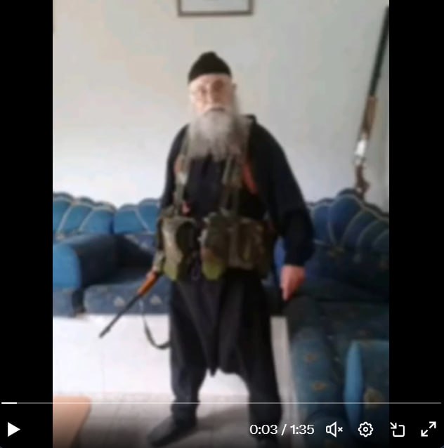 Поводом для массовых демонстраций в сирийских городах и провинциях, сопровождаемых межконфессиональными столкновениями, стало выложенное на днях в Сети голосовое заявление одного из лидеров друзов из Эс-Сувейды, в котором он оскорбил Пророка Мухаммада.  Источник провокационной аудиозаписи остается неизвестным, как и имя этого «лидера друзов». Друзские религиозные деятели осудили это заявление и сообщили о взломе аккаунта, но волна гнева лишь нарастает.  Со своей стороны, МВД Сирии уже объявило о начале расследования с целью выявления виновных.