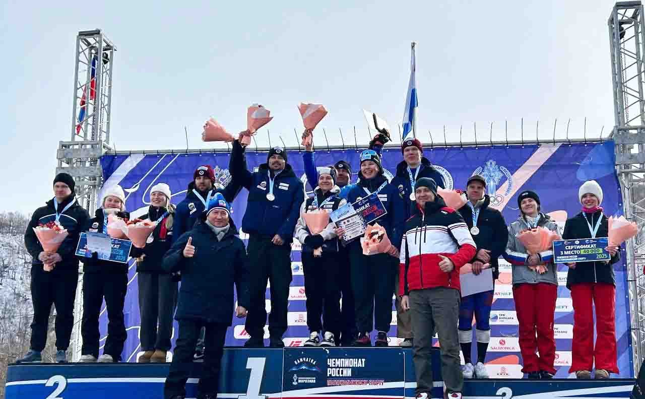 Сборная Камчатки победила в чемпионате России по горным лыжам  В состязаниях приняли участие представители 16 регионов страны  На горнолыжной базе «Морозная» завершились чемпионат, первенство и кубок России по горнолыжному спорту. Подробности по ссылке: