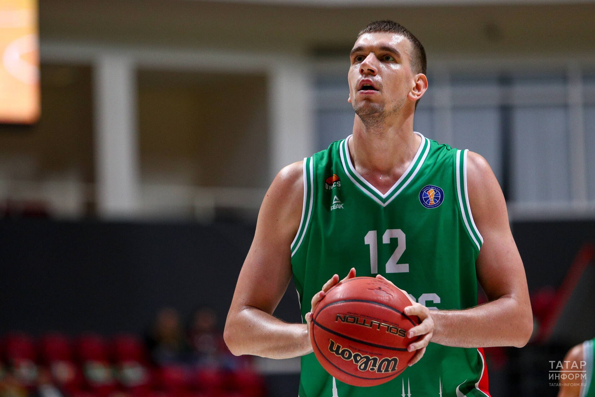 УНИКС разгромил Автодор в матче Единой лиги в Саратове Матч регулярного чемпионата Единой лиги ВТБ прошел в Саратове местный Автодор принимал казанский УНИКС Игра завершилась уверенной победой гостей 101 65 13 18 14 22 18 26 20 35 сообщает Чемпионат У УНИКСа лучшую результативность показал центровой Маркус Бингэм на его счету 26 очков Кроме того он сделал шесть подборов и три перехвата а его коэффициент эффективности достиг 30 Читать полностью