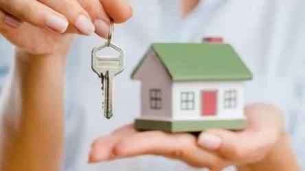 Казахстанцам могут разрешить использовать пенсионные накопления для сокращения срока ипотеки Министерство промышленности и строительства подготовило проект поправок позволяющий направлять единовременные пенсионные выплаты на погашение основного долга уменьшение ежемесячного платежа или сокращение срока кредита по ипотеке Изменения призваны снизить долговую нагрузку и привести нормы в соответствие с новым Налоговым кодексом освобождающим такие выплаты от налогообложения Публичное обсуждение проекта продлится до 21 ноября на портале Открытые НПА