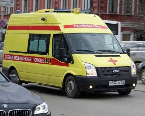 У екатеринбурженки случился инфаркт мозга после волшебных порошков для похудения В погоне за стройной фигурой женщина полностью заменила обычное питание биодобавками Из за дефицита микроэлементов и обезвоживания у неё произошёл ишемический инсульт сообщили а свердловском Минздраве Пройдя лечение она возобновила опасную диету В результате её госпитализировали повторно но уже с инфарктом головного мозга Врачи ГКБ 14 дважды спасали пациентку Сейчас она находится дома Подписаться Прислать новость