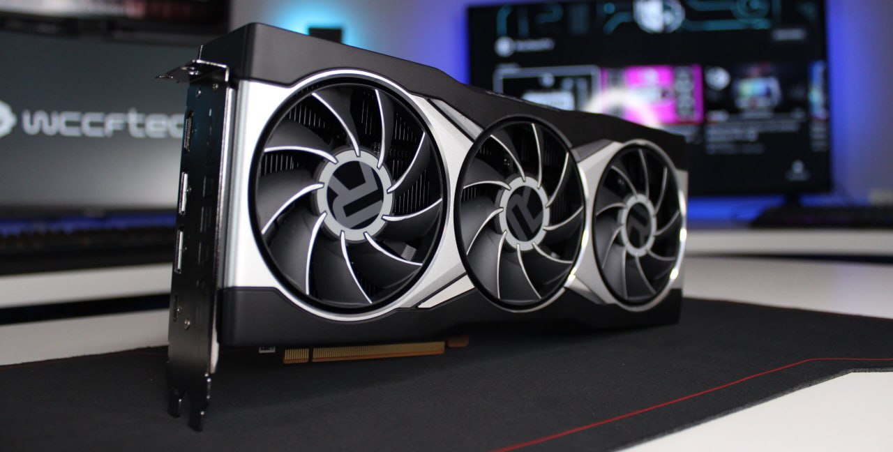 AMD готовит топовую карточку Radeon RX 9080 XT с 32 ГБ памяти GDDR7. Если верить слухам, компания разрабатывает видеокарту, способную обогнать RTX 5080 и составить конкуренцию RTX 5080 Super. Nvidia, причина тряски?