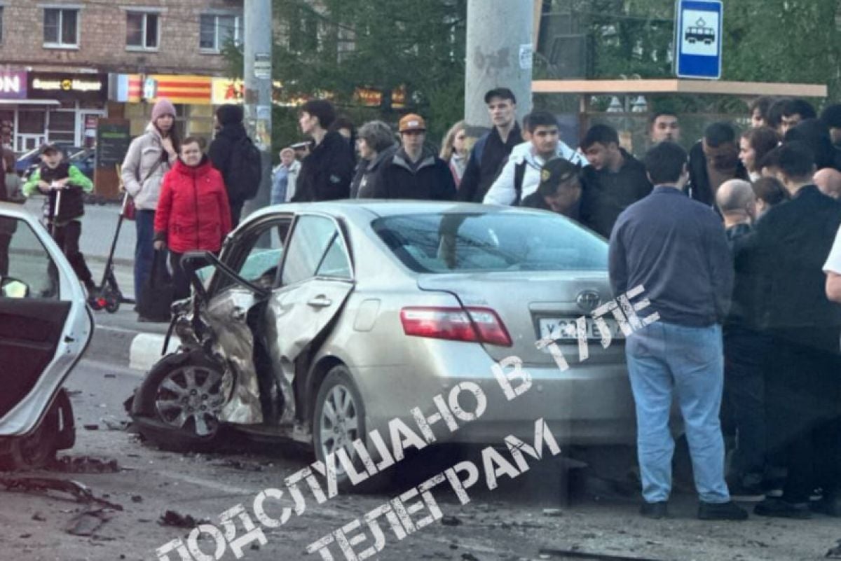После смерти еще одного участника ДТП на проспекте Ленина наказание виновнику пересмотрят Действия водителя Chevrolet Camaro, устроившего смертельное ДТП на проспекте Ленина в Туле, переквалифицируют после смерти еще одного участника. Об этом ТН стало известно из собственных источников. ↗ Прислать новость Подписаться