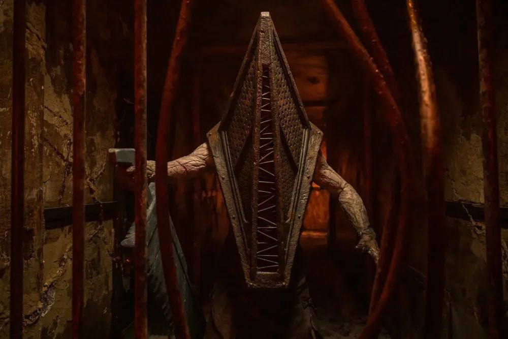 Фильм по Silent Hill 2 Экранизация Silent Hill 2 выйдет 23 января 2026 года. Главный герой — Джеймс Сандерленд Джереми Ирвин , который отправляется в мрачный город в поисках жены. Режиссёр — Кристоф Ган, снявший культовый фильм Silent Hill 2006 года. Epic Games Store