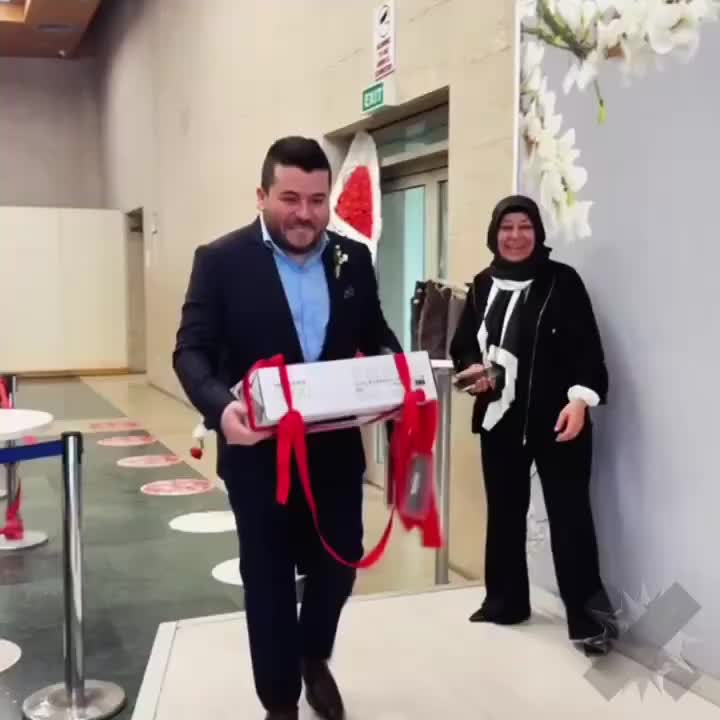 На турецкой свадьбе молодожены получили уникальные подарки для геймеров