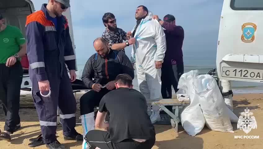 МЧС России завершает очистку берегов Черного моря от загрязнений
