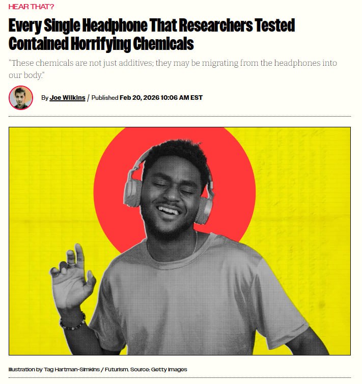 Наушники медленно травят организм Проект ToxFree Life for All проверил 81 модель популярных наушников и в каждой нашли бисфенолы фталаты и антипирены Даже бренды вроде Bose и Sennheiser не прошли проверку В 177 из 180 образцов обнаружен BPA который может вызывать бесплодие и диабет Казалось бы ерунда не есть же с них но по словам химика Каролины Брабцовой при нагреве эти вещества могут проникать в кожу с потом На спорт теперь ходим без музыки