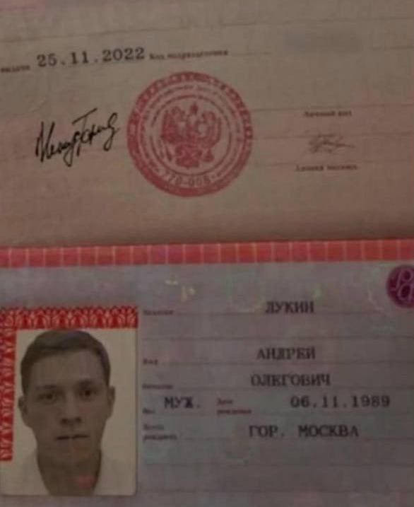 В России могут заблокировать звонки из недружественных стран об этом заявил Владимир Путин Сейчас власти разрабатывают комплекс мер по защите граждан в цифровой среде Они направлены на борьбу с телефонным и интернет мошенничеством Речь идёт о блокировке вызовов с территорий недружественных государств которые производятся в преступных целях маркировка звонков а также более жёсткие требования к сотрудникам госорганов банков и операторов связи при общении с клиентами Том Холланд звонивший Ларисе Долиной нервно стукнул по столу