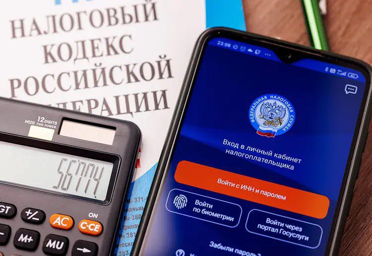 Поднять налоги для самозанятых предложили в Совфеде Сенатор Ольга Епифанова считает, что 13 млн самозанятых, которые сейчас платят 4–6% от дохода, должны автоматически перечислять ещё 2% в счёт будущей пенсии. «Идея прогрессивная и жизненно назревшая», — заявила она.