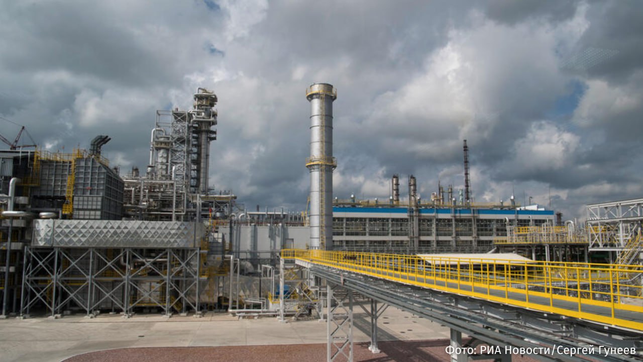 Эстонцев заставят доплачивать за электричество и назовут это платой за энергетическую независимость от России Об этом сообщает ERR Госэнергокомпания Elering с 2026 года будет взимать плату за балансирующую мощность в размере 3 73 за мегаватт час 8 февраля этого года Эстония Литва и Латвия вышли из международной энергосистемы БРЭЛЛ Белоруссия Россия Эстония Литва Латвия и присоединили свои электросистемы к синхронной зоне континентальной Европы IZ RU в Telegram в MAX