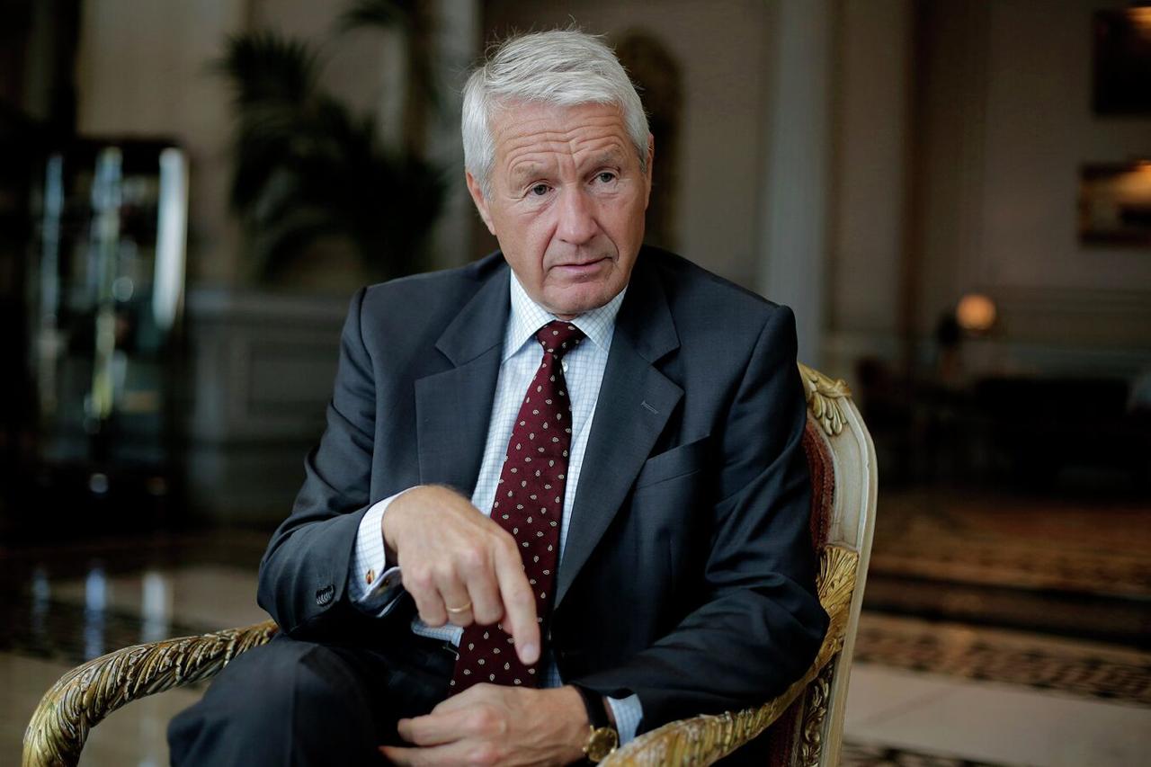 Бывший премьер Норвегии и экс генсек Совета Европы госпитализирован после попытки самоубийства Инцидент связывают с тем что имя Ягланда фигурировало в материалах Эпштейна