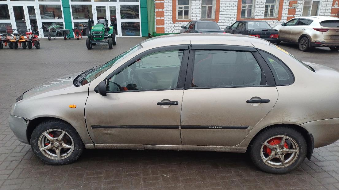 В Воронежской области за сутки зарегистрировано 146 ДТП   Из них в областном центре 107 на федеральных трассах 8 в районах области 31 В 7 ДТП травмы различной степени тяжести получили 7 человек 1 человек погиб   Накануне в 07 50 час в Россошанском районе у дома 118 на площади Октябрьская города Россошь по предварительным данным водитель автомобиля Лада Калина 43 летний местный житель совершил наезд на пешехода 6 летнюю девочку переходящую проезжую часть по нерегулируемому пешеходному переходу В результате дорожно транспортного происшествия пешеход получила телесные повреждения доставлена в медицинское учреждение  По данному факту сотрудниками полиции проводится проверка устанавливаются все обстоятельства и причины произошедшего Подписаться Telegram VK OK