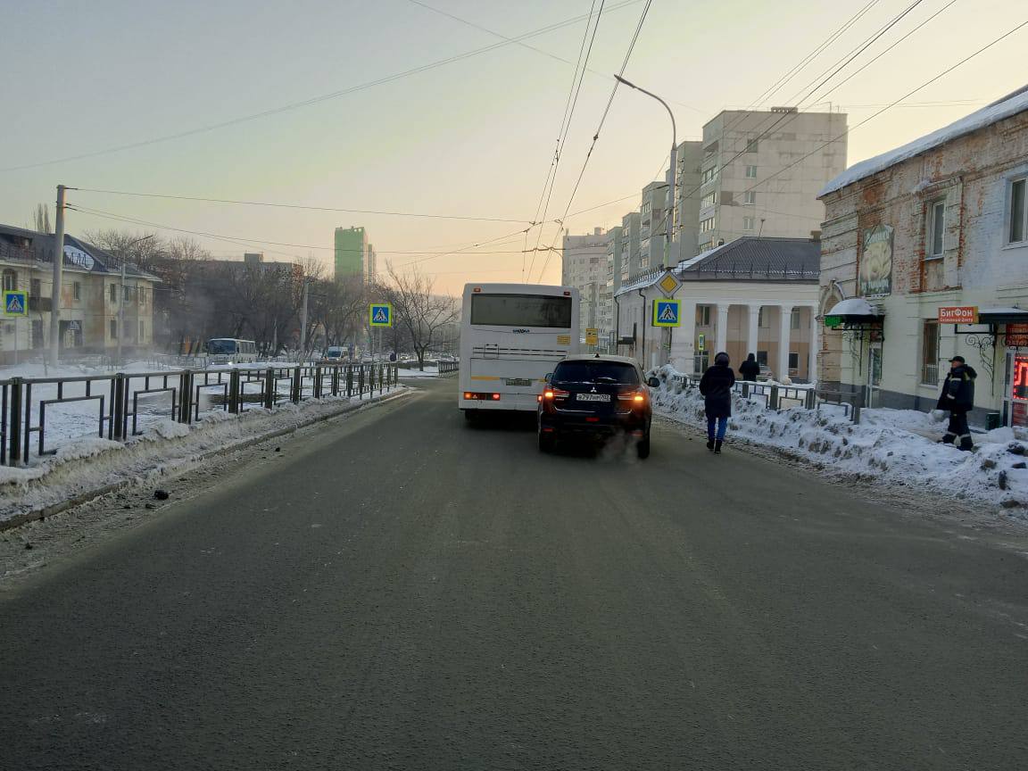 В Уфе приостановлено движение трамваев из-за аварии около "ОАО "Уфимский хлеб" по Индустриальному шоссе