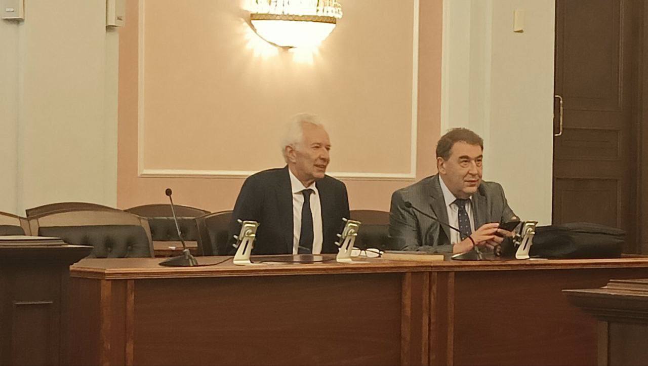 Верховный суд ликвидировал партию «Гражданская инициатива».  От неё в президенты России выдвигались Ксения Собчак и Борис Надеждин.  Как передаёт из зала суда корреспондент «Осторожно, новости», Минюст просил ликвидировать партию якобы из-за её неучастия в выборах. Однако лидер «Гражданской инициативы» Андрей Нечаев утверждал, что это связано с недопуском ряда кандидатов до выборов. Также он отмечал, что срок, на который ссылается Минюст, ещё не истёк, а ликвидация партии сейчас помешает ей заявить кандидатов на выборы в Госдуму.  Заседание суда посетили сам Нечаев и бывший кандидат в президенты от партии Борис Надеждин, а также основательница партии «Рассвет» Екатерина Дунцова .    Признана в РФ иноагентом.