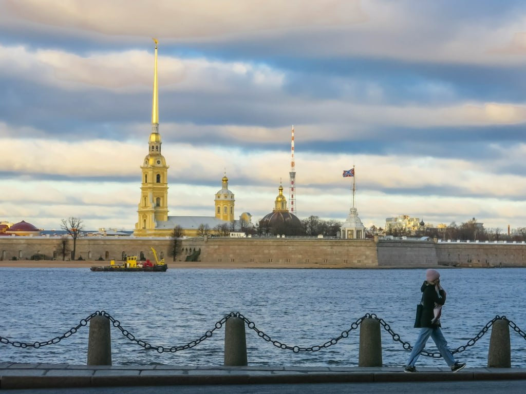 29 декабря в день рождения архитектора Карла Ивановича Росси Государственный музей истории Санкт Петербурга решил сделать подарок своим посетителям В этот день посещение выставки Карл Росси открытой в Инженерном доме Петропавловской крепости будет бесплатным