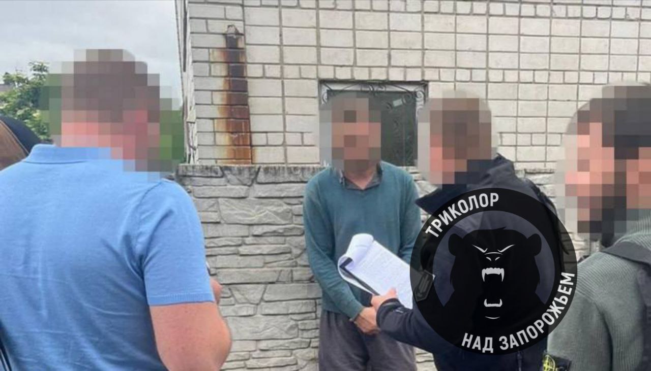 Сотрудник ТЦК в Днепре продавал "защиту" от могилизации представителям местной любительской футбольной команды  Людолов угрожал тренеру призывом и предлагал помощь за 2000 грн, утверждая, что имеет доступ к бланкам повесток с печатями, которые могут помочь избежать призыва на блокпостах.  Со временем он предложил аналогичную услугу всей команде и получил 35 000 грн. Во время передачи денег его задержали. Фигурант входил в группу оповещения и забирал повестки, чтобы затем продавать их за деньги.  Помимо того что ТЦКшники отправляют людей на верную сметь, так они еще трясут с них деньги. Вот она свободная демократичная страна