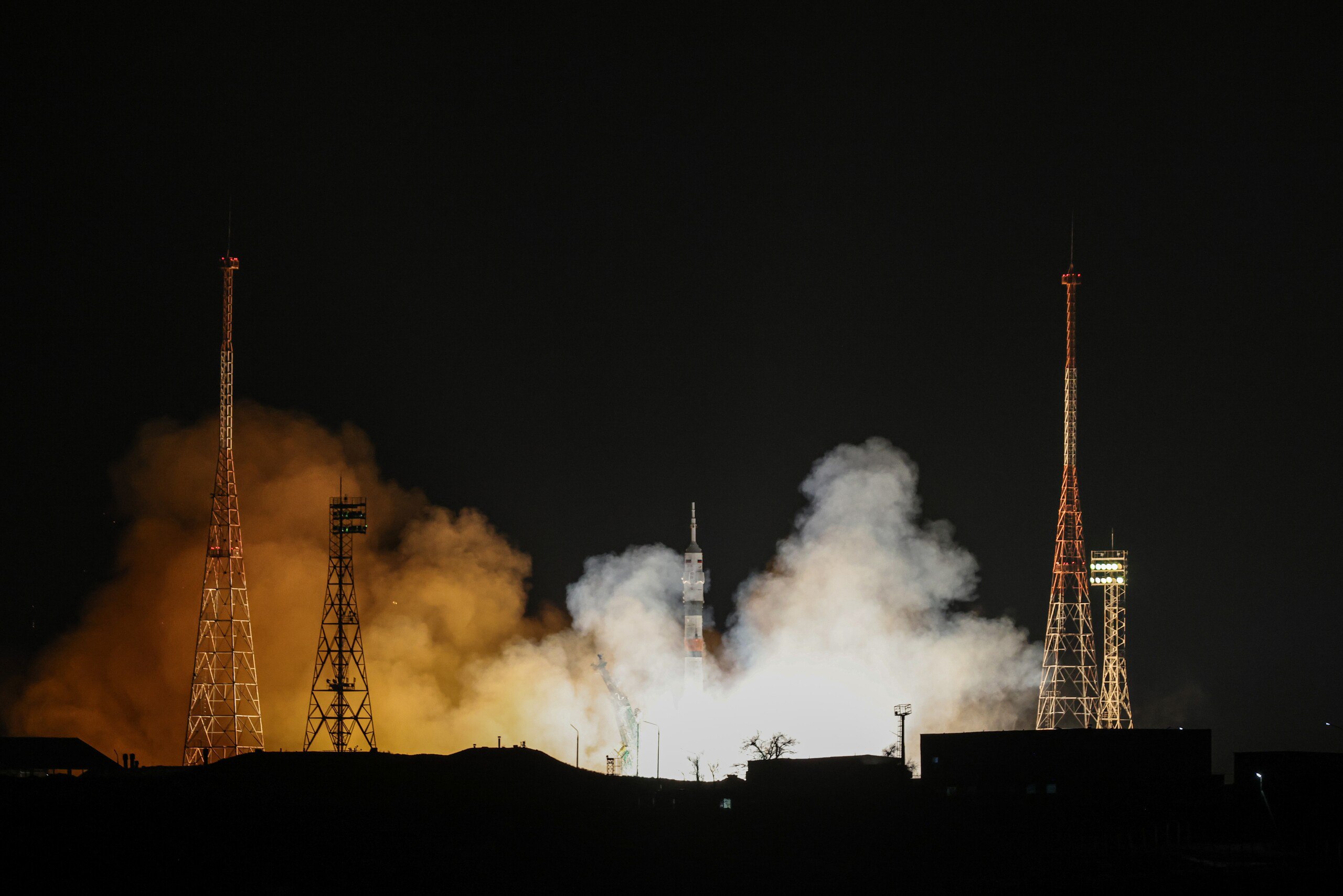 Воздушная перевозка спутников даст новый импульс к развитию космодрома Восточный после открытия специализированного аэропорта Возможность доставки космических аппаратов на космодром Восточный авиатранспортом напрямую является значительным преимуществом, так как это существенно сокращает время транспортировки по сравнению с железнодорожными или морскими перевозками. #Интересное