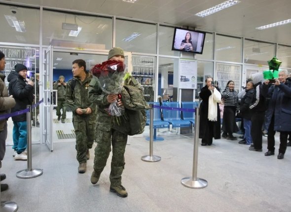 Бойцы СВО прибыли в Якутск для участия в антифашистском форуме Мероприятие пройдет с 4 по 6 ноября Читать подробнее на сайте