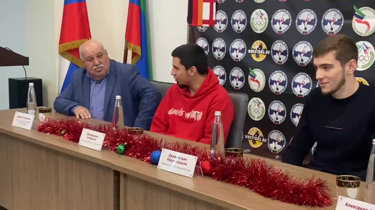 Встреча дагестанских футболистов с министром спорта Дагестана