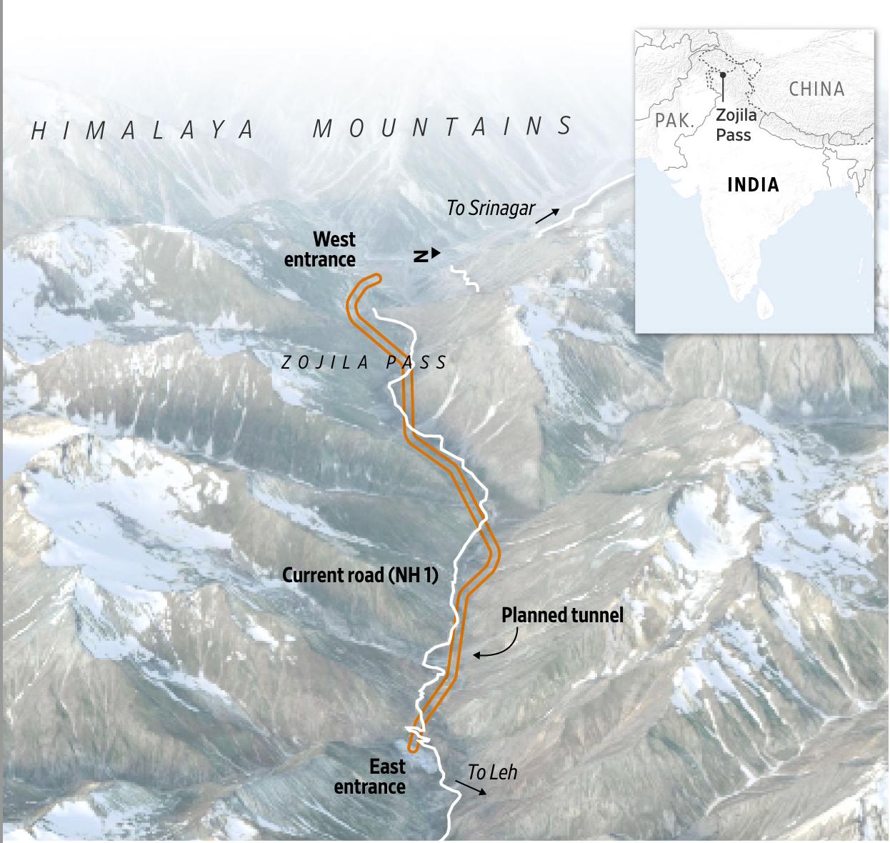На БРИКС надейся но к войне готовься Издание The Wall Street Journal сообщает что в настоящее время Индия активно строит дороги туннели и взлетно посадочные полосы в Гималаях готовясь к возможному будущему военному столкновению с Китаем Китай десятилетиями создавал обширную сеть дорог вдоль своих приграничных районов тогда как Индия мало что сделала для развития инфраструктуры необходимой ее военным для передвижения по собственным горным приграничным районам По мнению аналитиков когда в 2020 году вспыхнули бои в ходе которых солдаты на высоте 4200 метров сражались врукопашную используя дубинки и палки обмотанные колючей проволокой Пекин мог бы перебросить в район конфликта подкрепления в течение нескольких часов Индии же потребовалась бы неделя чтобы подтянуть туда дополнительные войска Причина скверные дороги а то и полное их отсутствие Именно тогда индусы поняли что им нужно развивать инфраструктуру в этом районе И Китай и Индия являются членами БРИКС и сегодня отношения между этими странами ровные и добрососедские Но мало ли что Подпишись RogandarNEWs мы в MAX