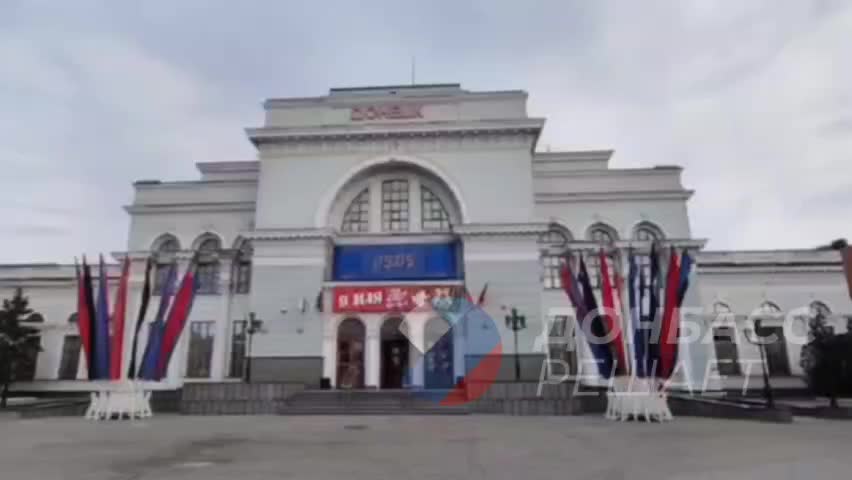 Первый пассажирский поезд за 11 лет отправился из Донецка в День Победы