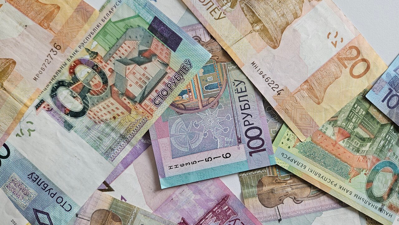 Белорусский рынок страхования продолжает расти новые данные Минфина Страховые компании Беларуси за семь месяцев 2025 года собрали страховых премий на общую сумму 1 666 млрд рублей Это почти на 12 больше чем год назад Подробности здесь myfin news