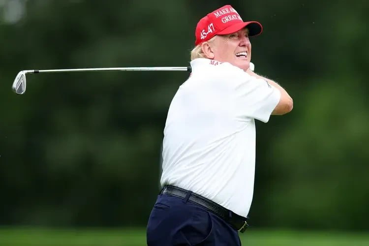 Президент США Дональд Трамп готовится совершить пятидневный частный визит в Шотландию и посетить свои роскошные гольф-курорты в Айршире и Абердиншире