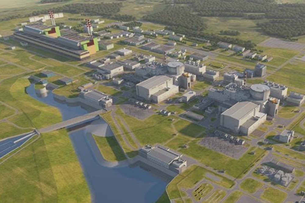 Первый бетон на АЭС Пакш 2 будет залит в феврале 2026 года Заливка первого бетона на проект АЭС Пакш 2 произойдет в феврале 2026 г заявил глава венгерского МИД Петер Сийярто Поскольку сейчас идет процесс получения последних разрешений заливка первого бетона состоится в начале февраля После этого проект будет считаться строящейся атомной электростанцией в соответствии со стандартами Международного агентства по атомной энергии Два новых реактора должны быть подключены к сети в начале следующего десятилетия Росатом уже приступил к выпуску материалов и оборудования которые будут использоваться на стройплощадке речь идет об изготовлении внутрикорпусных устройств для энергоблока 5 а также металлургических заготовок для энергоблоков 5 и 6 Четыре действующих блока АЭС Пакш были введены в эксплуатацию в 1980 е гг По данным МАГАТЭ в 2024 г на их долю пришлось 47 1 общенациональной выработки электроэнергии Ввод двух новых энергоблоков которые будут оснащены реакторами ВВЭР 1200 позволит увеличить мощность станции с 2 ГВт до 4 4 ГВт Строительство второй очереди оценивается в 12 5 млрд евро Высокое напряжение