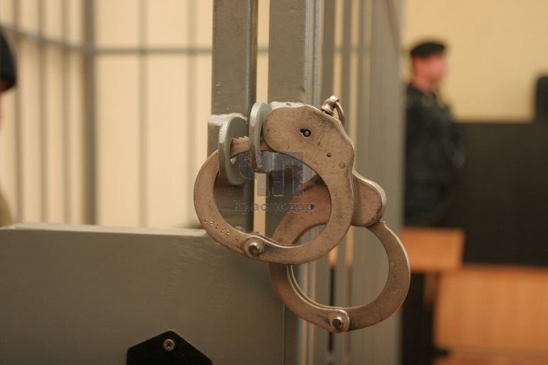 На Кубани будут судить мужчину, обвиняемого в убийстве собственной матери! 50-летний житель хутора Бойкопонура, Калининского района находясь в состоянии алкогольного опьянения, сначала избил 79-летнюю женщину, а через несколько дней, в ходе очередной ссоры, нанес ей смертельные травмы. Следствие установило, что причиной конфликтов стали личные неприязненные отношения. Теперь мужчине грозит до 18 лет лишения свободы. Уголовное дело направлено в суд.