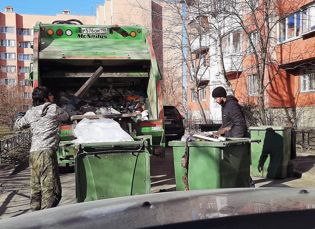 АО Экология сохранило статус регоператора по обращению с ТКО в Самарской области В Самарской области завершен отбор регионального оператора по обращению с твердыми коммунальными отходами Победителем конкурса стало АО Экология Компания будет оказывать услуги жителям Самарской области с 1 ноября 2025 года по 30 ноября 2027 года В настоящее время продолжается расчет тарифа для нового оператора Экспертная группа Комитета ценового и тарифного регулирования Самарской области проверяет экономическую обоснованность заявленных затрат После проверки тариф будет утвержден и АО Экология начнет работу по установленным расценкам АО Экология работает регоператором по обращению с ТКО в Самарской области с 1 ноября 2024 года kommersant volga