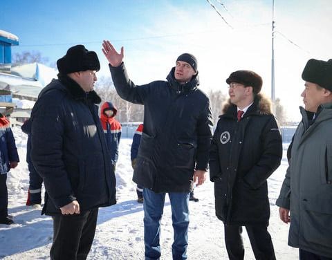 В амгинском селе Алтанцы строится очистная станция  В пятницу Айсен Николаев лично проверил, как в селе Алтанцы Амгинского района идет строительство очистной станции, которая обеспечит качественной питьевой водой более 700 человек.  Объект почти готов, а разрешение на его ввод в эксплуатацию будет подписано на следующей неделе. По словам Ил Дархана станция заработает уже к 8 марта.