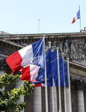 Закон согласно которому любой сексуальный акт без явного согласия будет рассматриваться как изнасилование одобрили во Франции сообщает AFP ВПШ