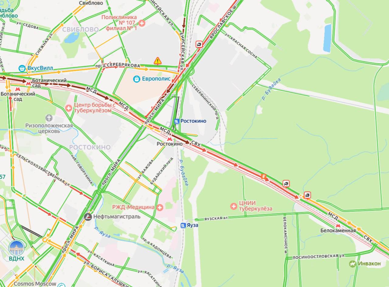 Беременная женщина серьезно пострадала в результате аварии на МСД в районе Лосиного острова где столкнулись два автомобиля Lada Largus и Vesta одна из машин перевернулась Пассажирку в положении экстренно госпитализировали с угрозой выкидыша Движение из за ДТП серьезно затруднено на внутренней стороне магистрали UPD 19 50 Движение восстановлено Изображение и информация АГН Москва
