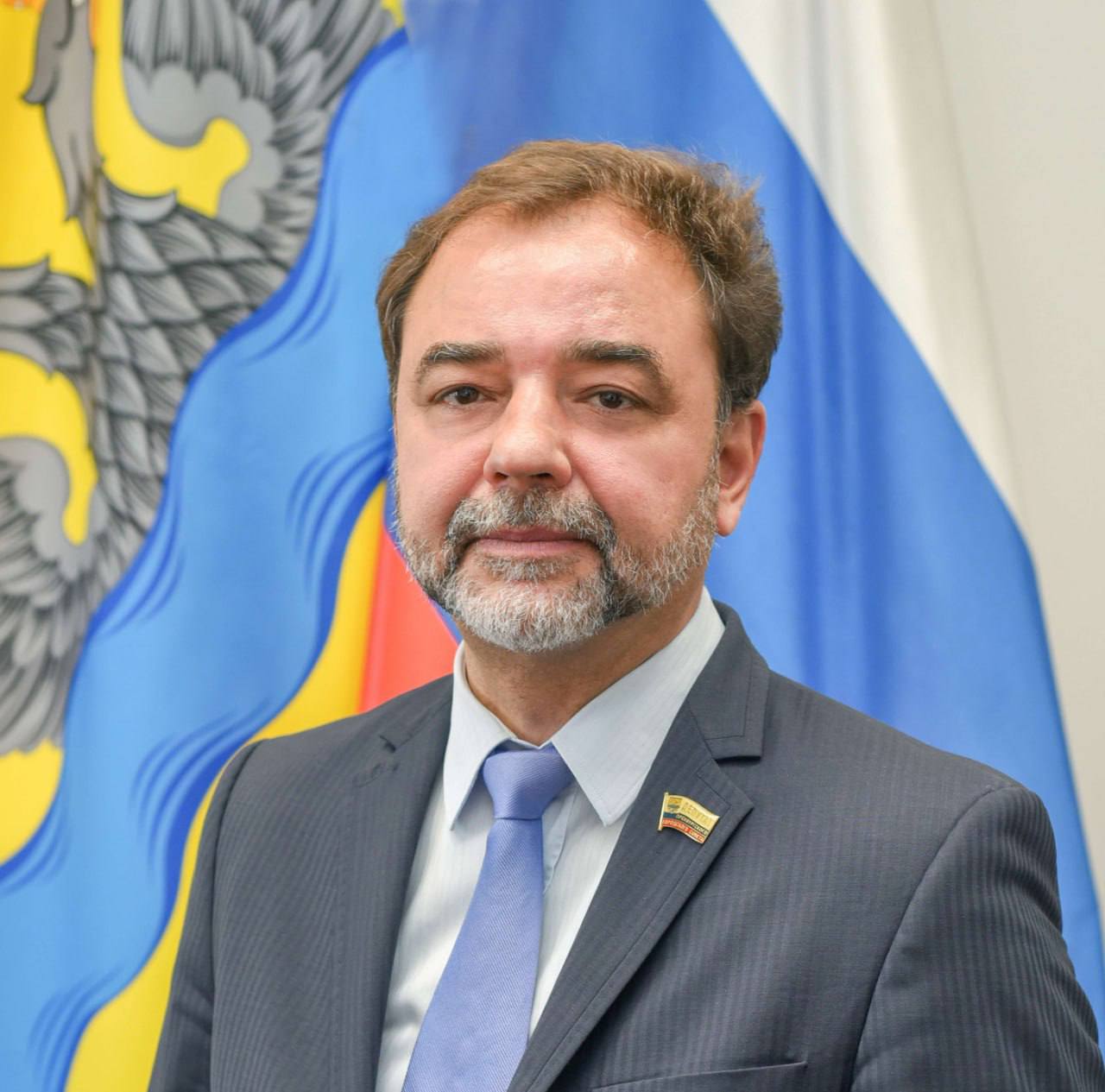 В Оренбурге продлили арест депутата Горсовета Алексея Кузьмина Промышленный районный суд решил оставить Кузьмина в СИЗО ещё на два месяца Такое ходатайство подало следствие и суд его удовлетворил Ранее Алексея Кузьмина обвинили в организации убийства двух и более человек по найму Депутату грозит срок от 8 лет до пожизненного orengorodovoy теперь и в МАХ