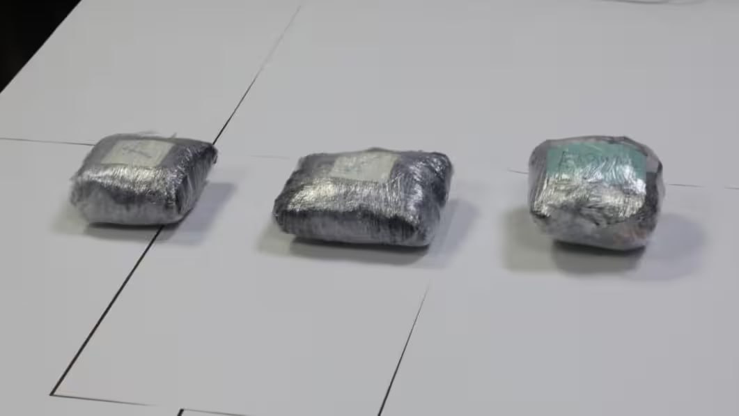 В Андижане пресекли незаконный оборот золотых изделий на 2 млрд сумов Гражданина задержали при получении посылки внутри которой нашли более килограмма ювелирных украшений uznews uz ru news 105038 uznews