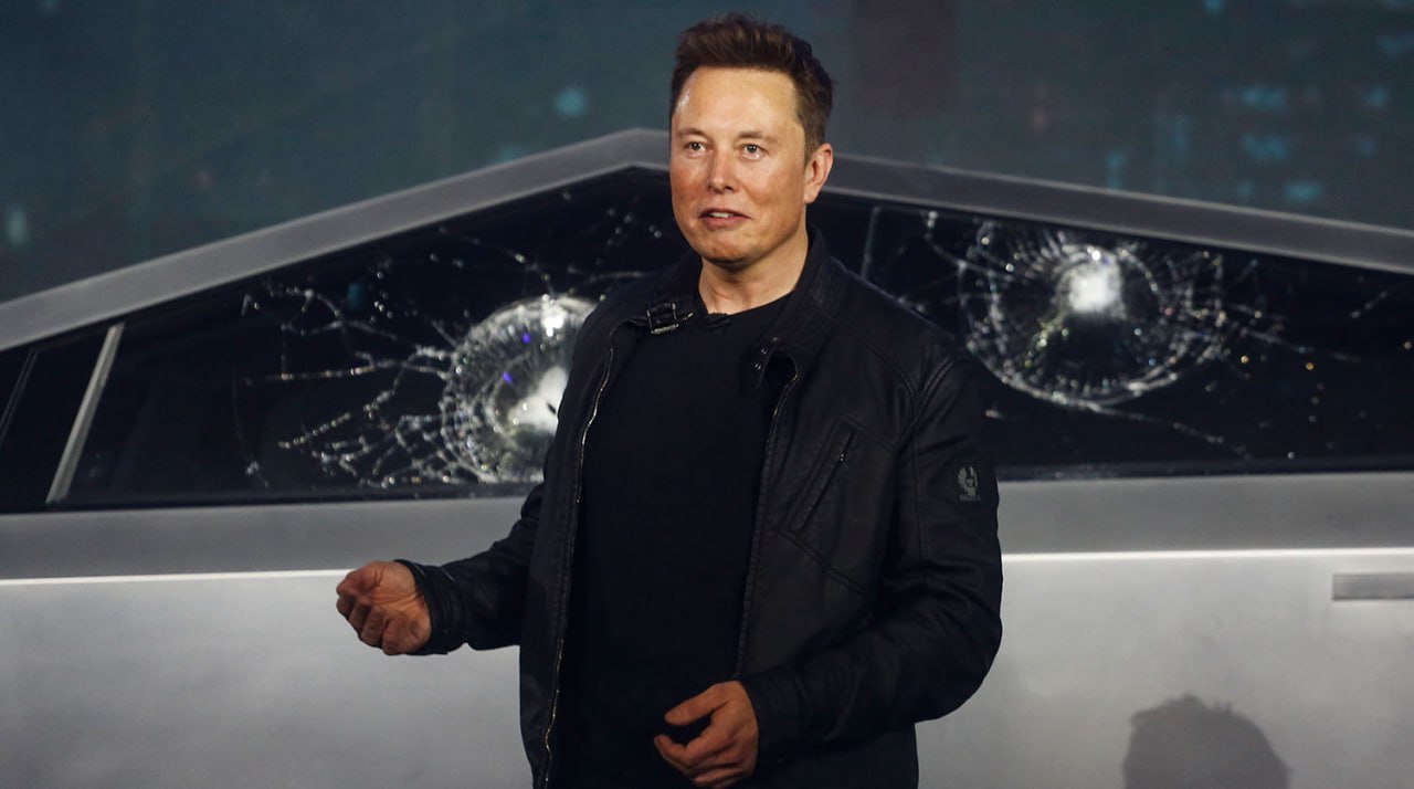 Tesla ищет Маску преемника. Совет директоров Tesla начал поиск преемника Илона Маска на посту гендиректора на фоне снижающейся стоимости акций компании. Инвесторы якобы недовольны «фокусом Маска на Белом доме», сообщает The Wall Street Journal со ссылкой на источники. Члены совета обратились в несколько компаний по поиску руководителей, «чтобы разработать формальный процесс поиска следующего генерального директора Tesla», говорится в публикации. При этом, отмечает издание, неизвестно, знает ли сам Маск о поиске преемника на его пост. По словам источников, ранее совет директоров Tesla в ходе встречи с Маском призвал его уделять больше времени компании, а не работе в департаменте эффективности правительства США DOGE , с чем тот согласился. Подписывайтесь на «Газету.Ru»