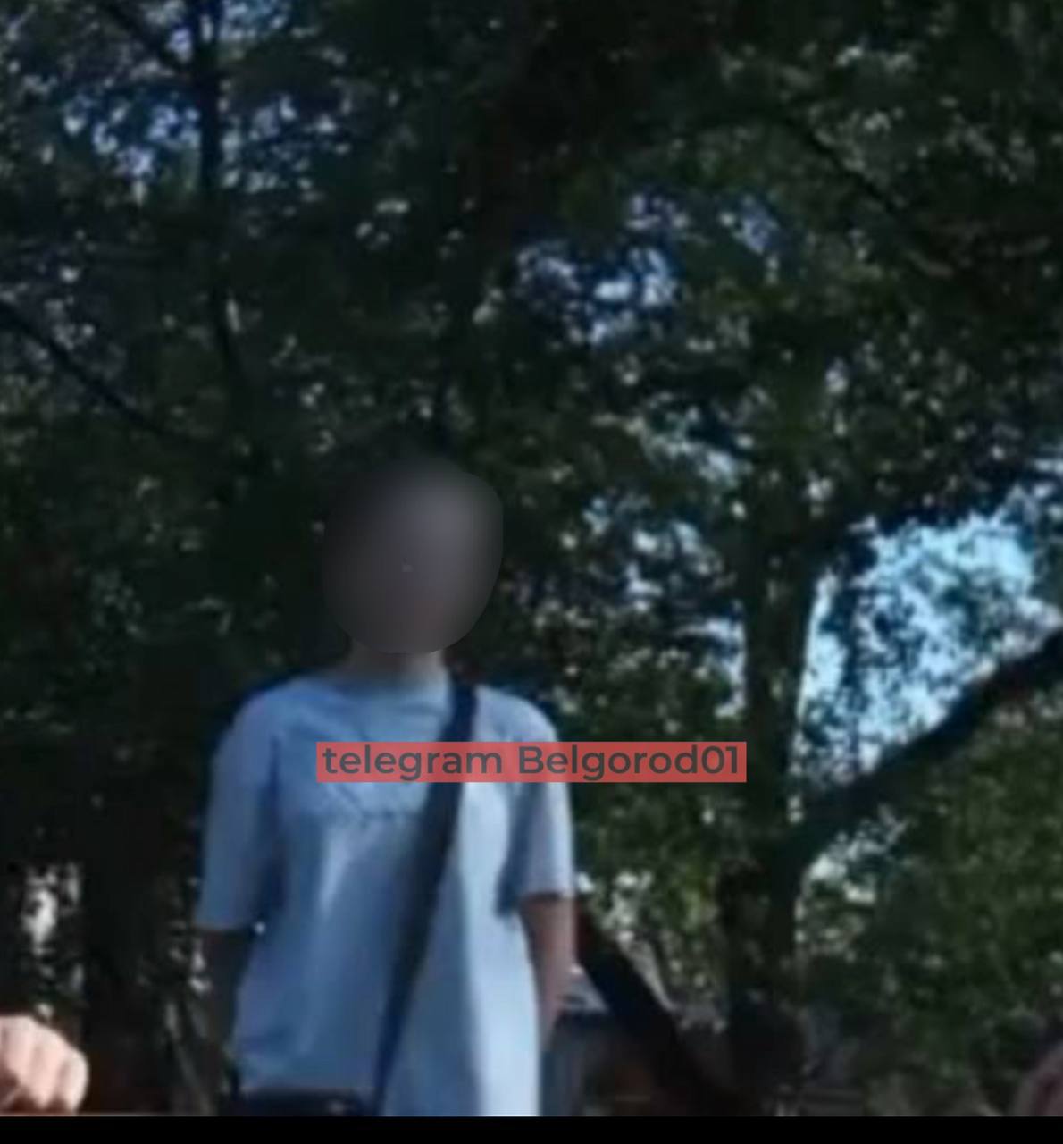 Погибшую в Томаровке девочку звали Рита. Подробности ЧП в Томаровке рассказала наша подписчица:  «Всё случилось в 16:12. Они с подружкой были на площади и бегали через контактный фонтан.   Рита пробежала 2 раза, а на 3 упала. Подружка попыталась ее вытащить, но не смогла.  От удара током она отскочила и начала звать на помощь. Подбежали мамы, гуляющие с маленькими детьми на площадке и сотрудники Томаровского ДК.  Достать девочку из фонтана сразу не смогли  фонтан бился током . Только после того, как воду отключили, девочку оттащили и начали оказывать первую помощь.   Приехала скорая, следом реанимация. Но девочку спасти не удалось… Одна дочь у родителей была».  Соболезнуем родным и близким ребёнка.  Написать нам:      Подпишись на «Белгород №1»