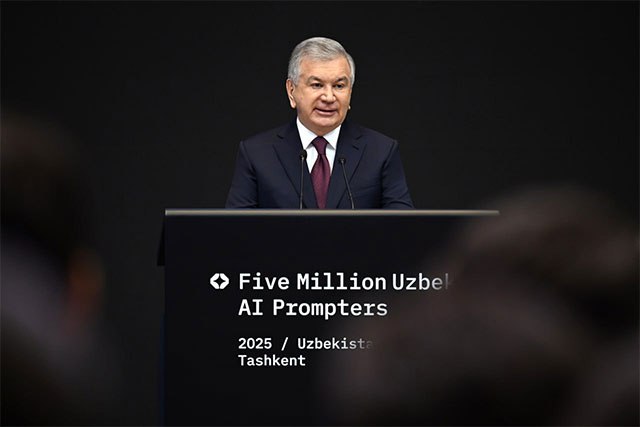 Президент Узбекистана представил новые инициативы по развитию ИИ и цифровизации Президент Республики Узбекистан Шавкат Мирзиёев на сегодняшнем форуме по искусственному интеллекту представил новые инициативы направленные на ускорение цифровой трансформации страны расширение применения технологий ИИ и создание дополнительных возможностей для молодёжи   English O zbek tilida Ўзбек тилида На русском iOS Android
