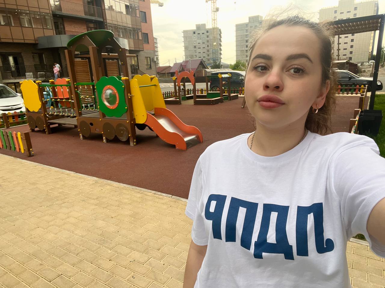 Провели проверку состояния детских площадок в рамках марафона детской безопасности. Проверила состояние детской площадки в г.Абакан, никаких проблем не обнаружила.