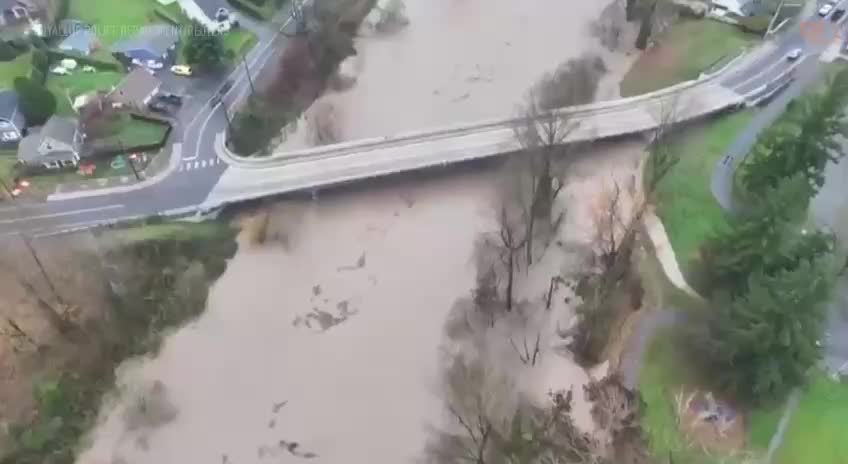 Вашингтон готовится к наводнению: эвакуация 100 тысяч жителей из-за рекордных дождей